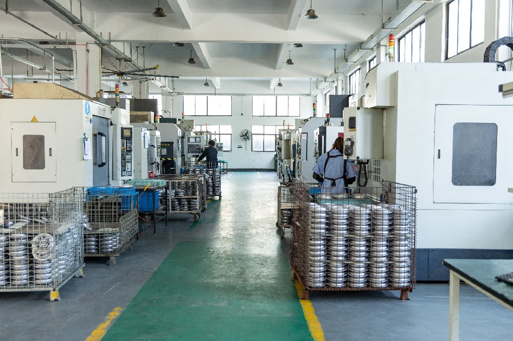 鋁壓鑄成型工藝制造的發(fā)動(dòng)機(jī)部件有什么優(yōu)勢(shì)？